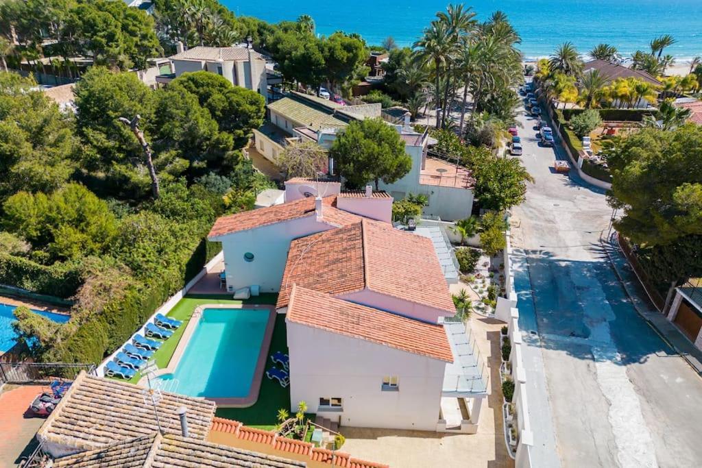 Entire Large Villa Next To Award-Winning Beach Кампоамор Екстер'єр фото