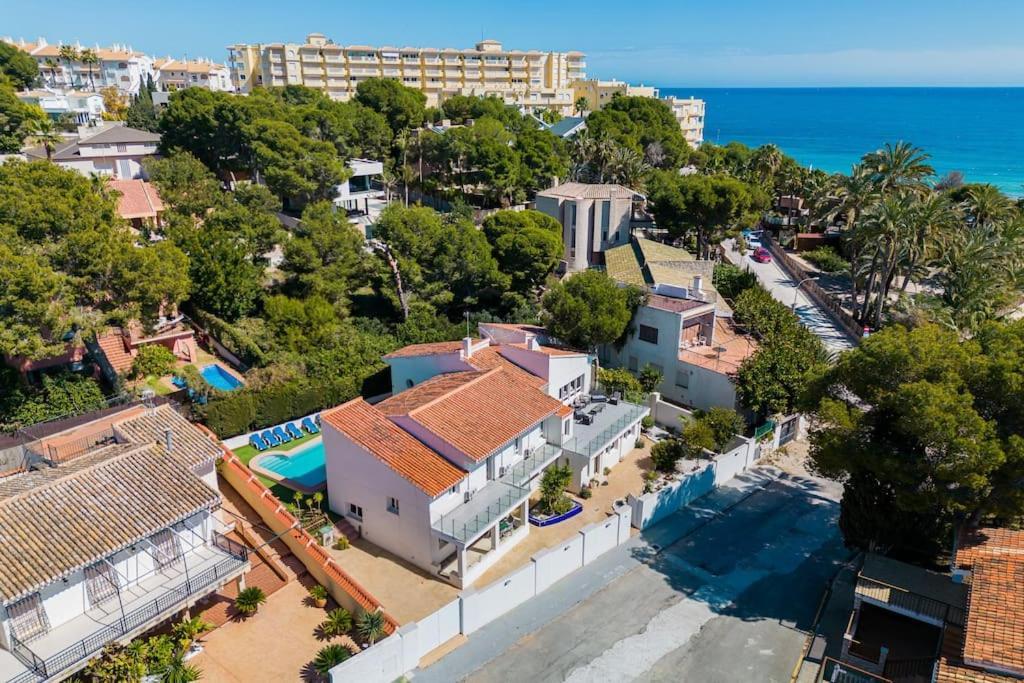 Entire Large Villa Next To Award-Winning Beach Кампоамор Екстер'єр фото